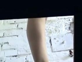 Писсинг тёлок в деревенском туалете снятый крупным планом на скрытую камеру